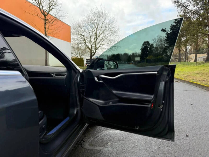 2014 Tesla Model S