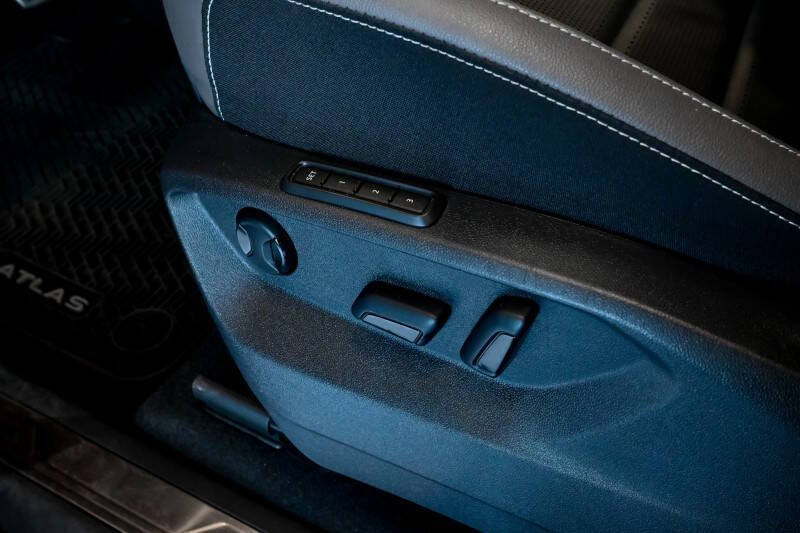 2022 Volkswagen Atlas Cross Sport V6 SEL Premium R-Line 4Motion