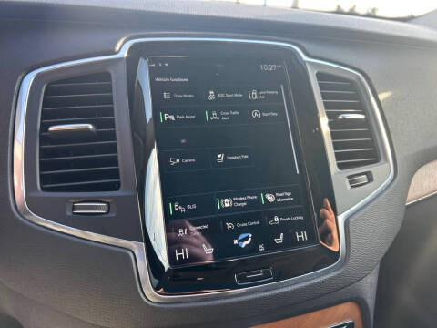 2022 Volvo XC90 T6 Momentum 7-Passenger