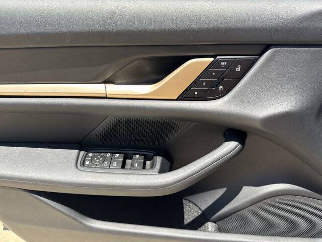 2025 Porsche Taycan 4S