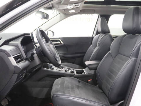 2024 Mitsubishi Outlander PHEV SE