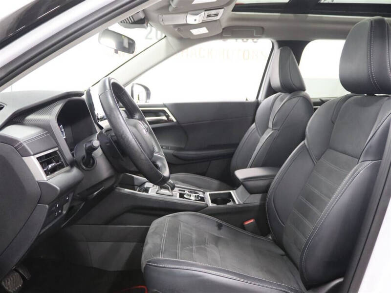 2024 Mitsubishi Outlander PHEV SE