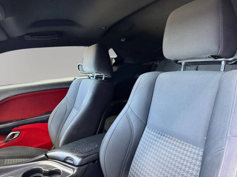 2015 Dodge Challenger SXT