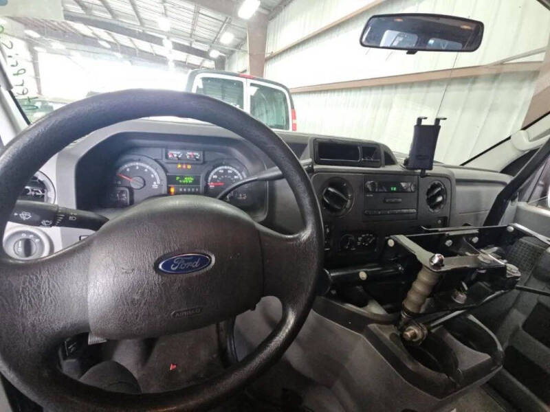 2014 Ford E-Series E-350 SD