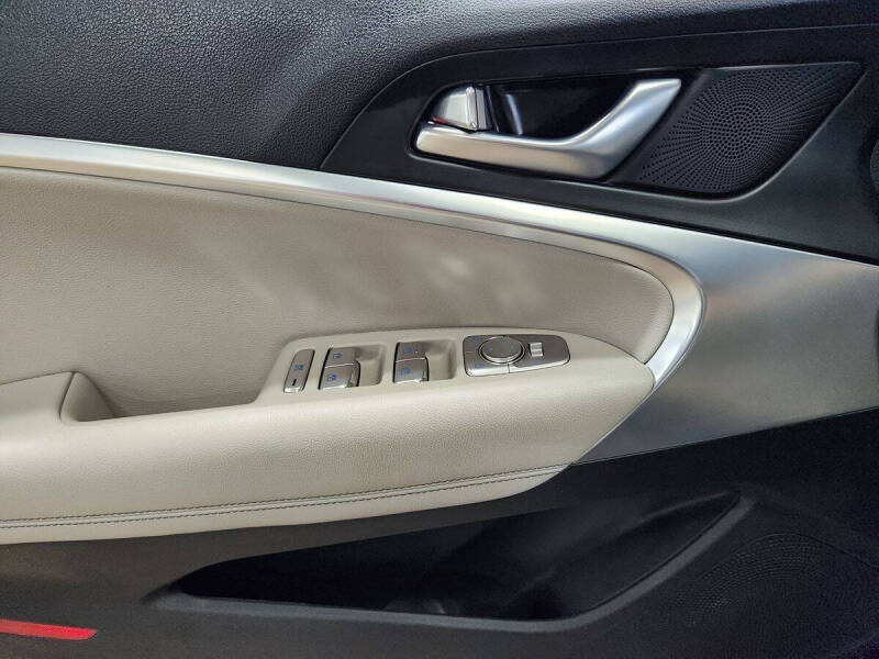 2023 Genesis G70