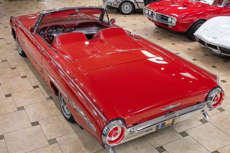1962 Ford Thunderbird