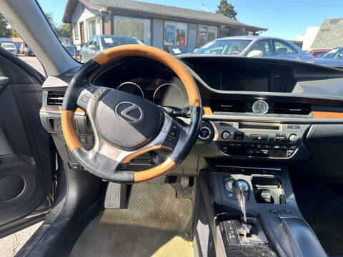 2014 Lexus ES 300h