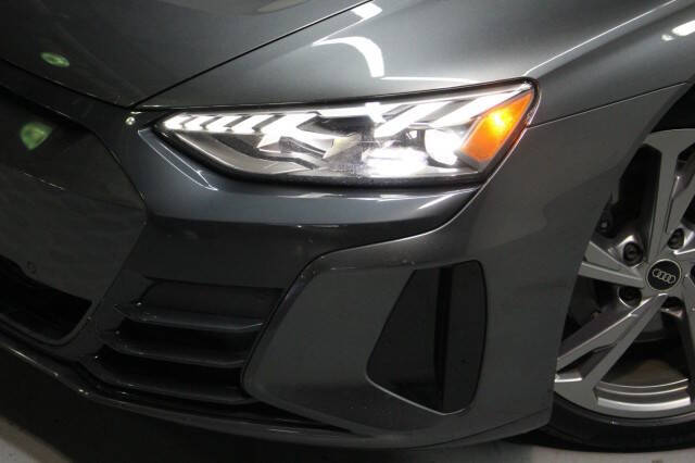 2023 Audi e-tron GT quattro Premium Plus