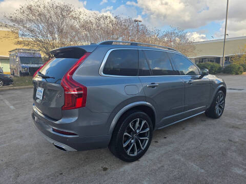 2016 Volvo XC90 T6 Momentum
