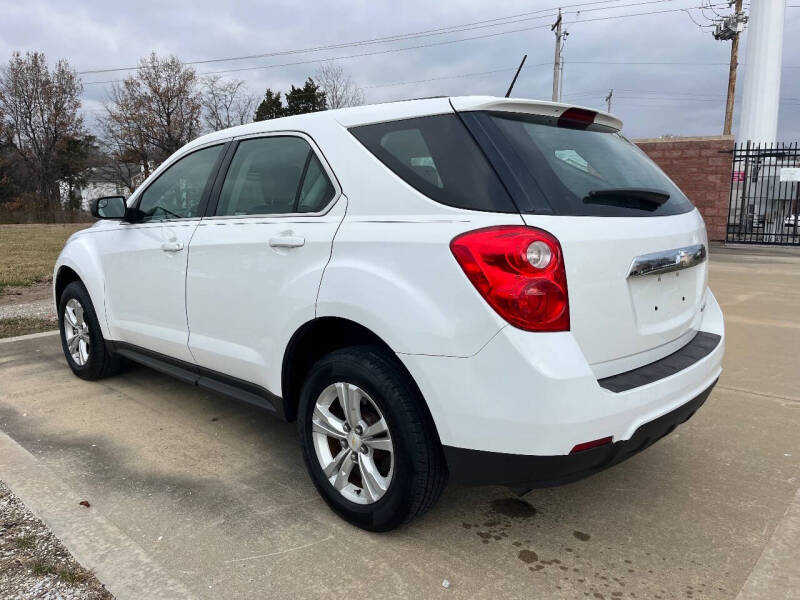 2014 Chevrolet Equinox LS photo 3