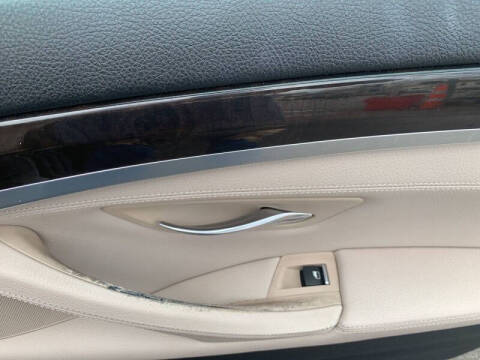 2012 BMW 5 Series 528i