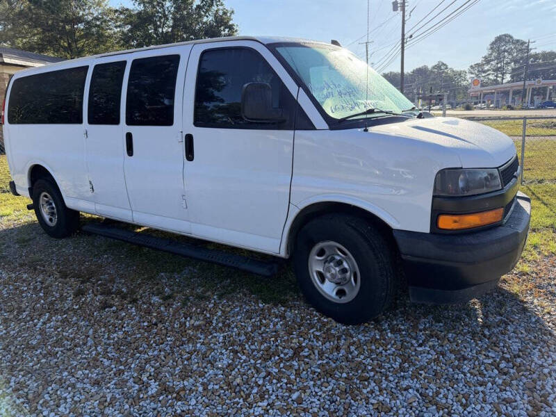 2020 Chevrolet Express Passenger LS's photo