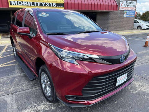 2025 Toyota Sienna LE 8-Passenger