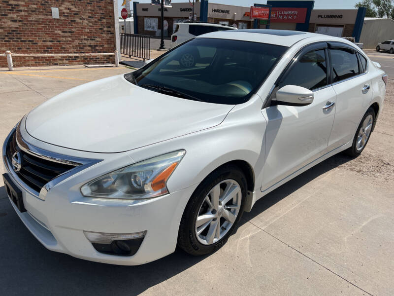 2014 Nissan Altima for sale at Tiger Auto Sales in Guymon OK