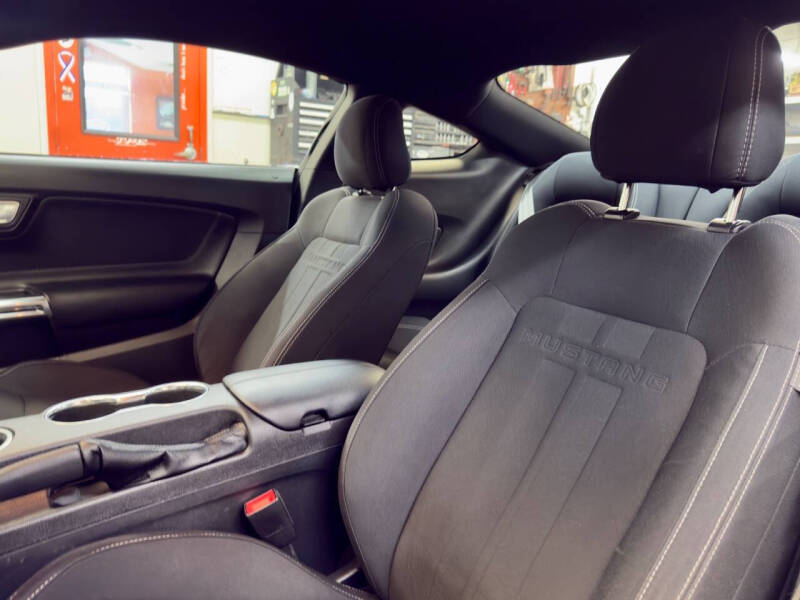 2020 Ford Mustang EcoBoost