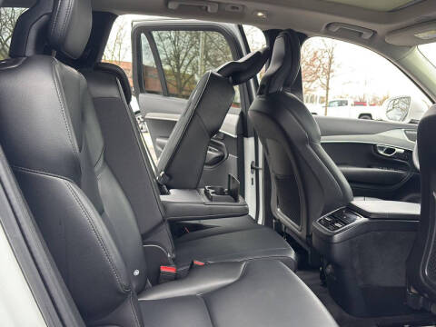 2023 Volvo XC90 B5 Core