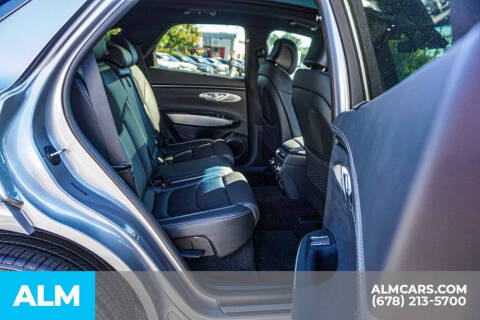 2024 Genesis GV70 2.5T Standard