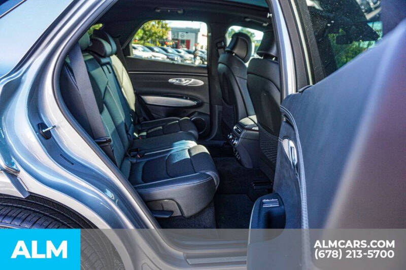 2024 Genesis GV70 2.5T Standard