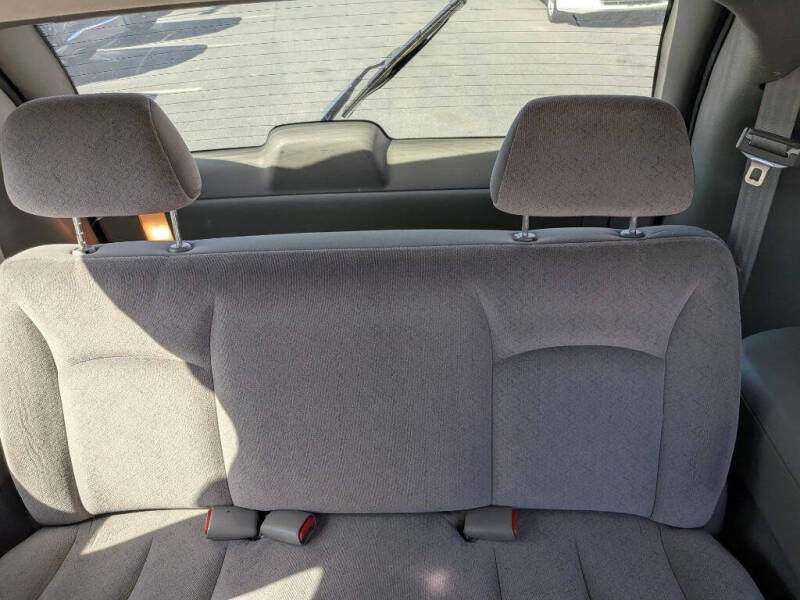 2003 Chrysler Voyager LX Value