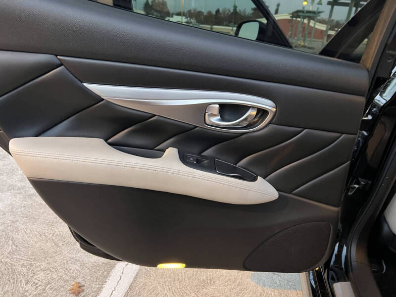 2017 Infiniti Q70L 3.7