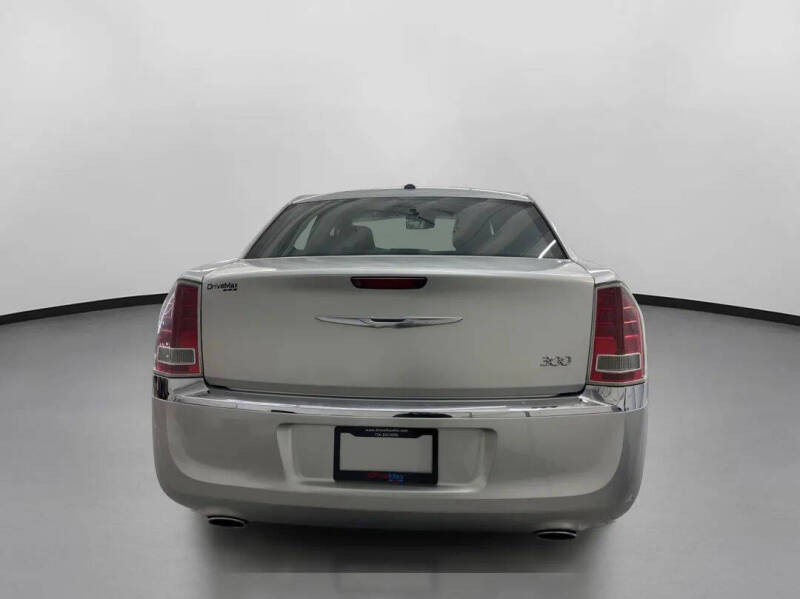 2011 Chrysler 300 Limited
