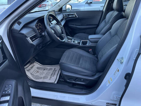 2023 Mitsubishi Outlander PHEV SE