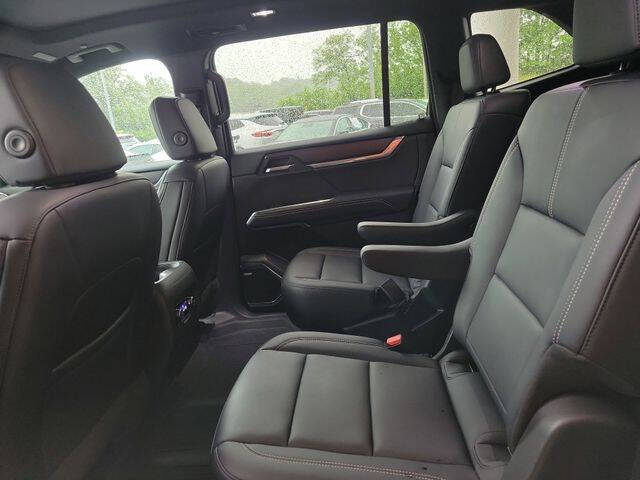 2025 GMC Acadia Elevation