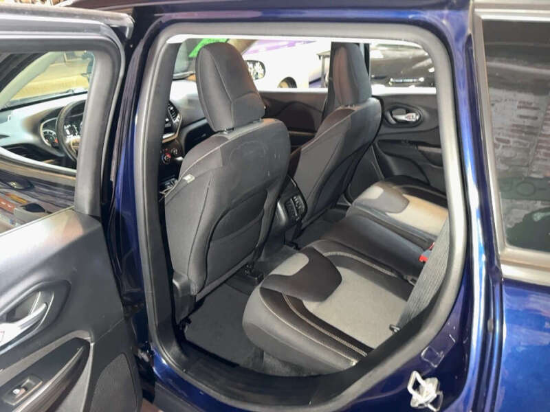 2015 Jeep Cherokee Sport