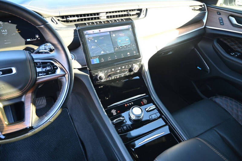 2022 Jeep Grand Cherokee Summit