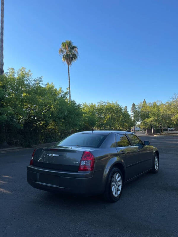 2008 Chrysler 300 LX photo 6