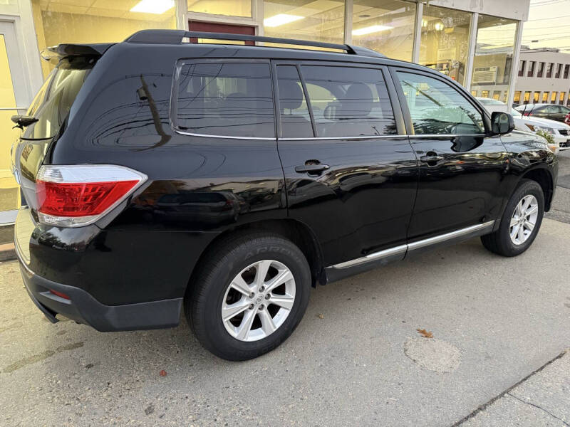 2013 Toyota Highlander SE