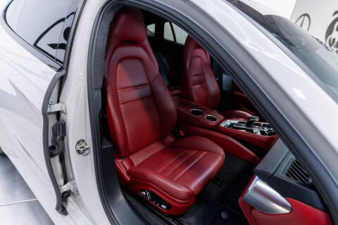 2019 Porsche Panamera GTS