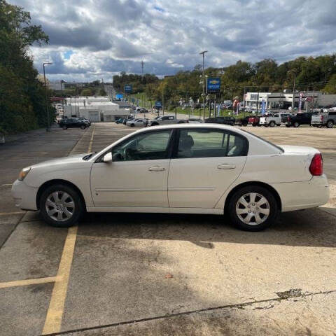 2008 Chevrolet Malibu Classic for sale at Green Light Auto in Bridgeton, NJ