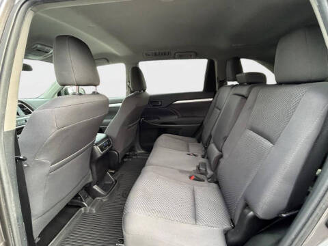 2019 Toyota Highlander LE