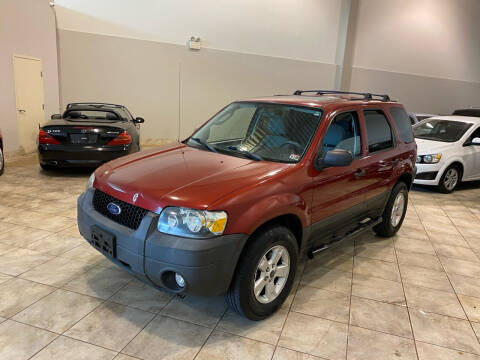2007 Ford Escape for sale at Super Bee Auto in Chantilly VA