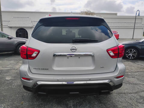 2020 Nissan Pathfinder SL