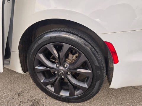 2020 Chrysler Pacifica Touring