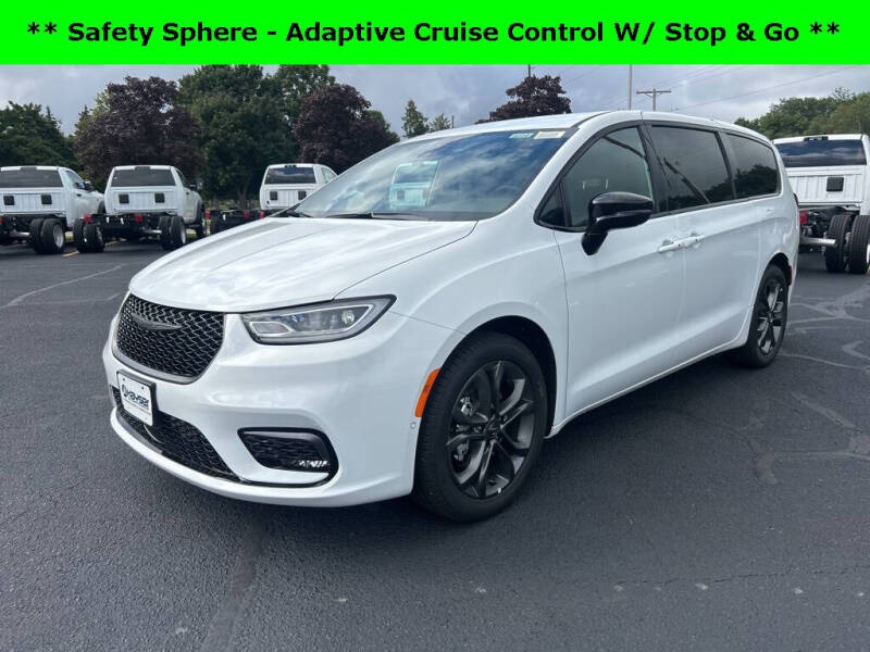 2026 Chrysler Pacifica Select