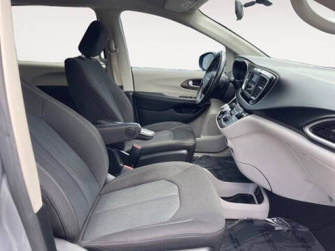 2021 Chrysler Voyager LX