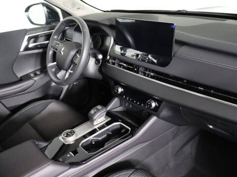 2026 Mitsubishi Outlander ES