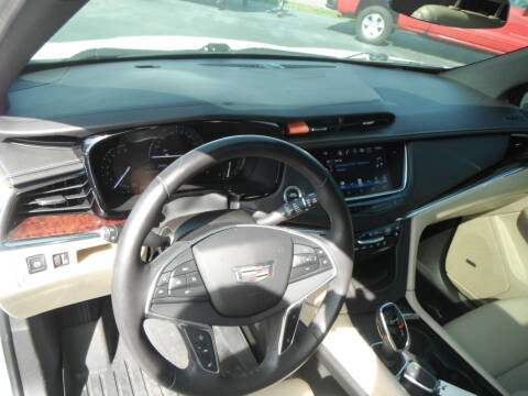 2017 Cadillac XT5 Premium Luxury