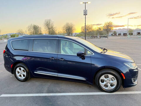 2017 Chrysler Pacifica Touring-L Plus