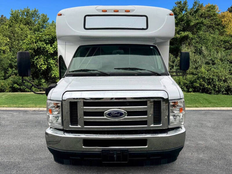 2022 Ford E-350