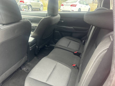 2016 Mitsubishi Outlander SE