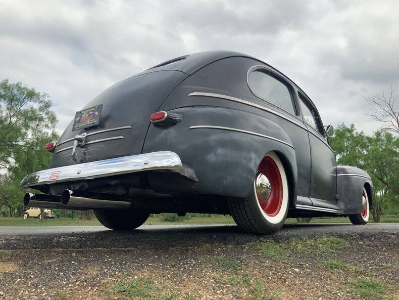 1946 Ford Deluxe