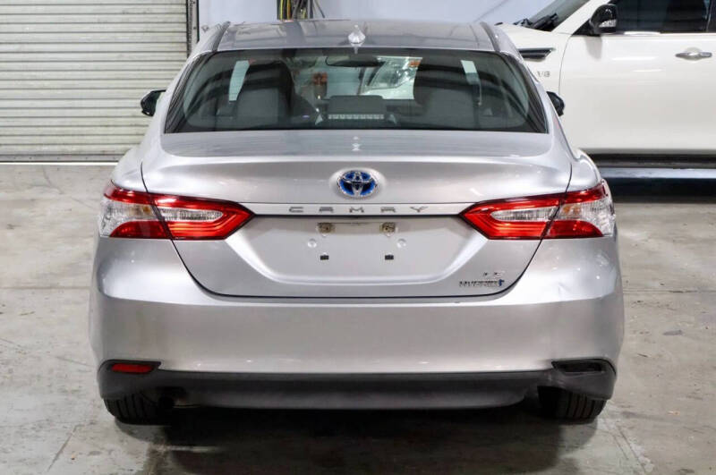 2020 Toyota Camry Hybrid LE