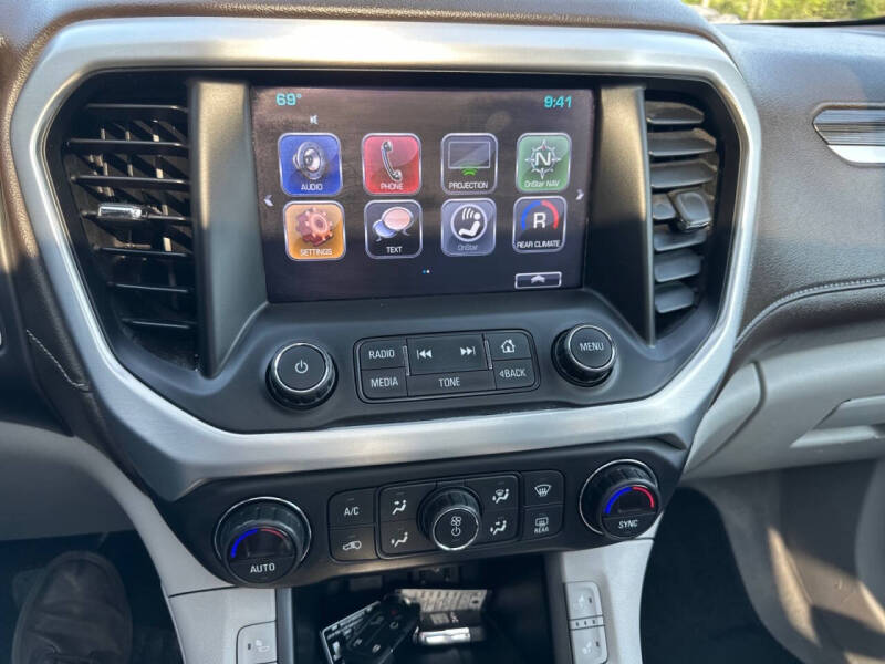2017 GMC Acadia SLT-1