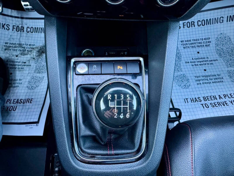 2017 Volkswagen Jetta 2.0T GLI