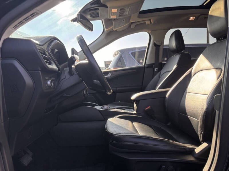 2020 Ford Escape Hybrid Titanium