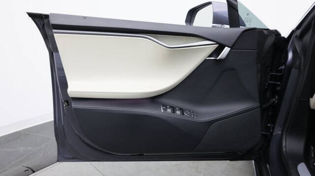 2020 Tesla Model S Performance